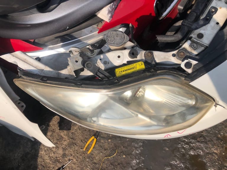 Nose cut + Hood + Fender Toyota Auris used in Sharjah — photo 10