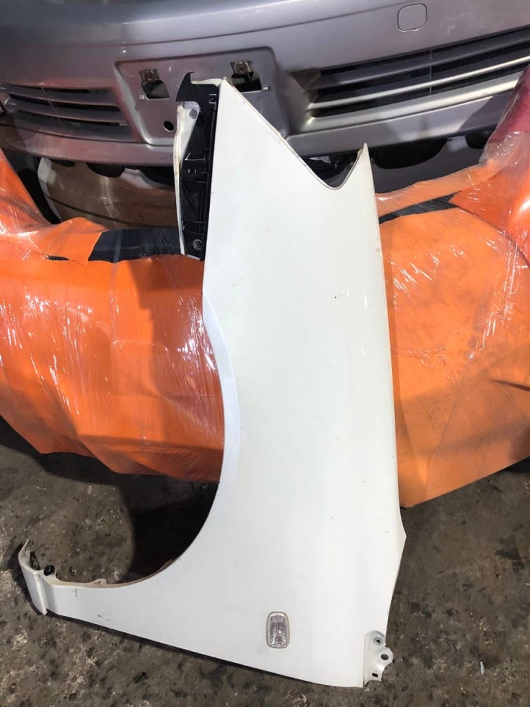 Hood + Fender Toyota Allion used in Sharjah — photo 5