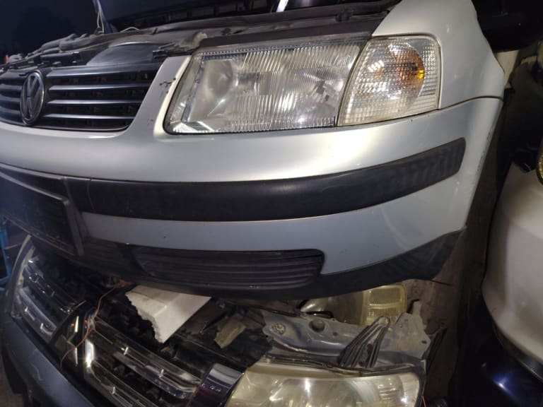 Nose cut Volkswagen Passat used in Sharjah — photo 2