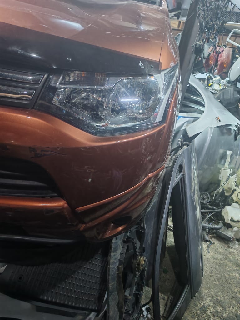 Nose cut Mitsubishi used in Sharjah — photo 3