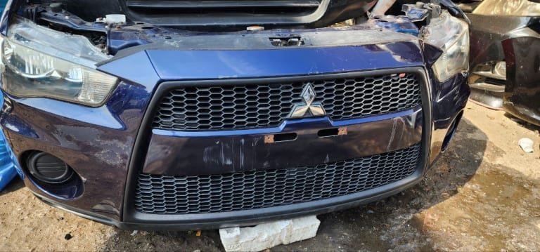 Nose cut Mitsubishi Outlander used in Sharjah — photo 2
