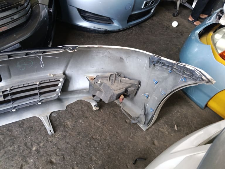 Bumper Toyota Wish used in Sharjah — photo 2