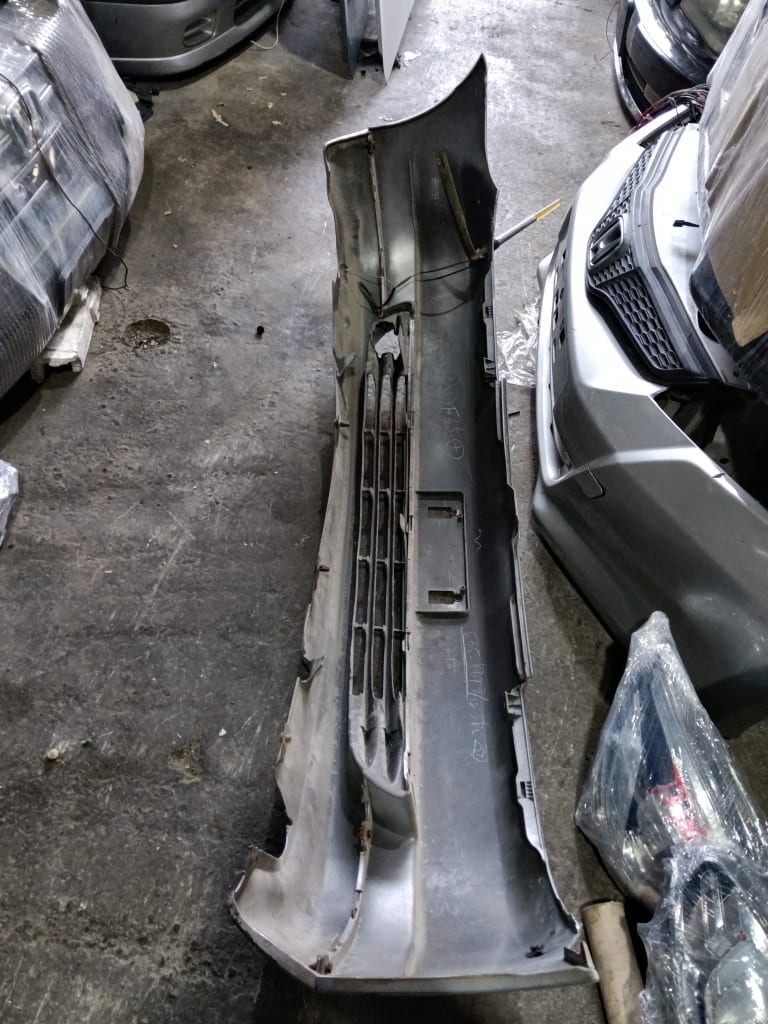 Bumper Toyota Platz used in Sharjah — photo 2