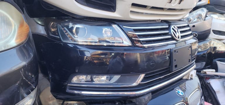 Nose cut + Fender + Tail lights Volkswagen Passat B7 used in Sharjah — photo 2