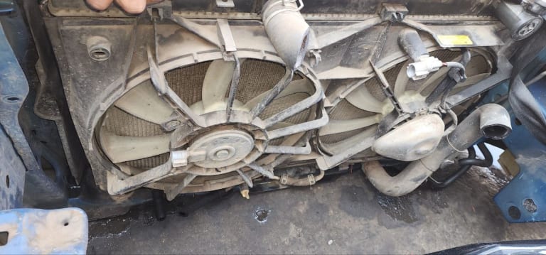 Nose cut Toyota Camry used in Sharjah — photo 2