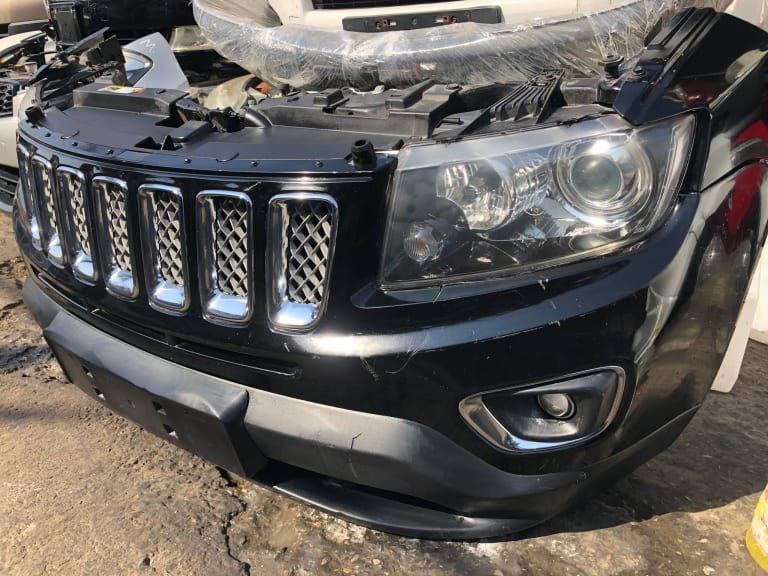 Nose cut Jeep Compass used in Sharjah — photo 2