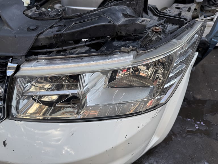 Nose cut Dodge Journey used in Sharjah — photo 2