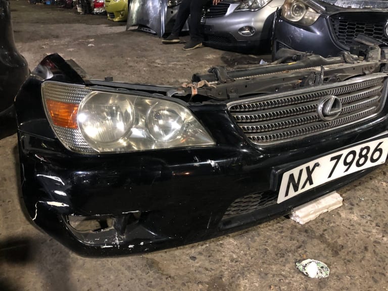 Nose cut Lexus IS300 used in Sharjah — photo 4