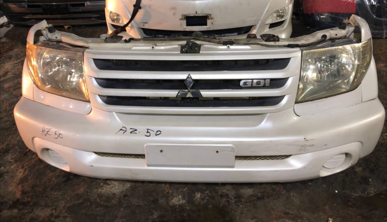 Mitsubishi Pajero iO Ноускат 