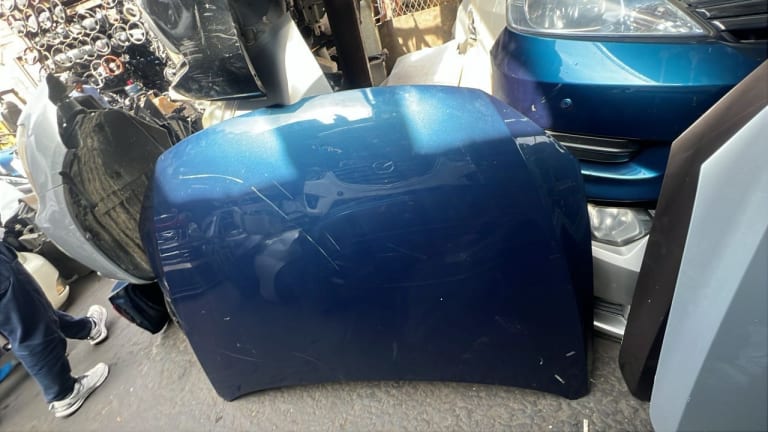 Nose cut + Hood + Fender Volkswagen Golf used in Sharjah — photo 2