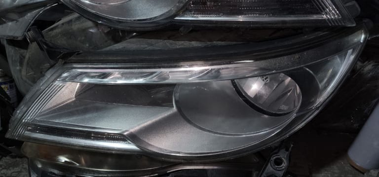 Headlights Volkswagen Tiguan used in Sharjah — photo 2