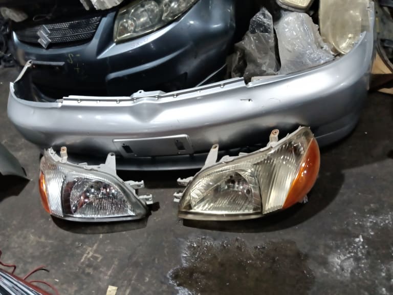 Bumper + Headlights Toyota Echo used in Sharjah — photo 11