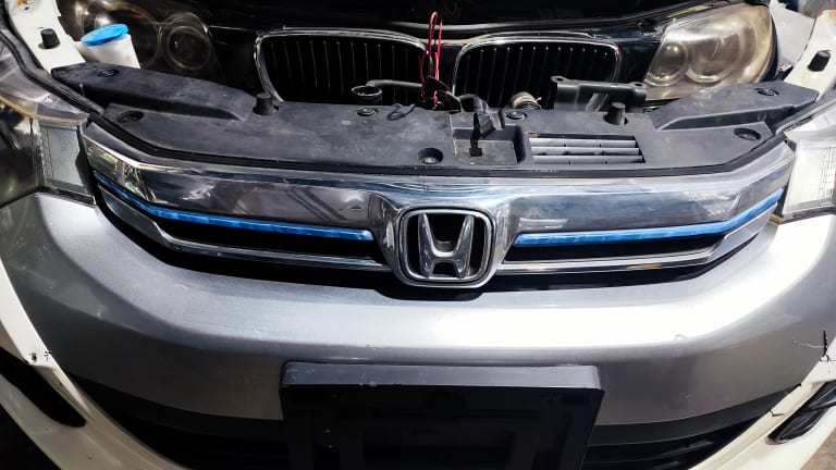 Nose cut Honda Insight used in Sharjah — photo 6