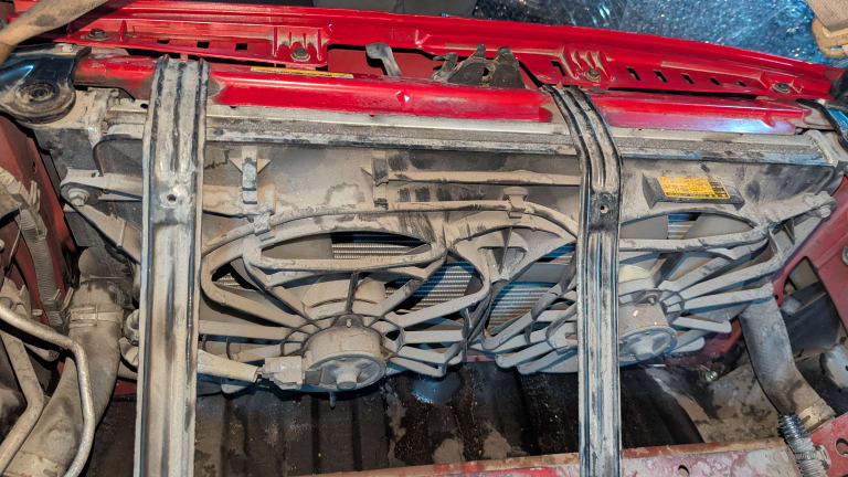 Nose cut Toyota MR2 used in Sharjah — photo 2