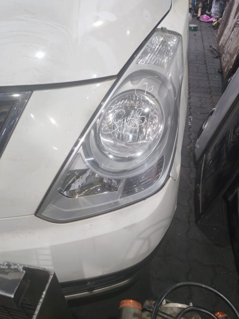 Nose cut + Hood Hyundai Starex used in Sharjah — photo 4