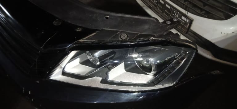Nose cut Volkswagen Passat B7 used in Sharjah — photo 2