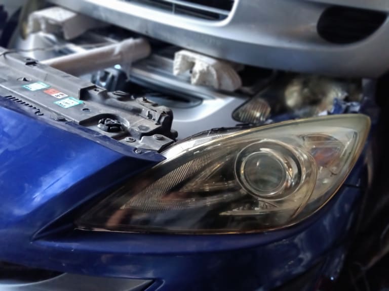 Nose cut Mazda Axela used in Sharjah — photo 2