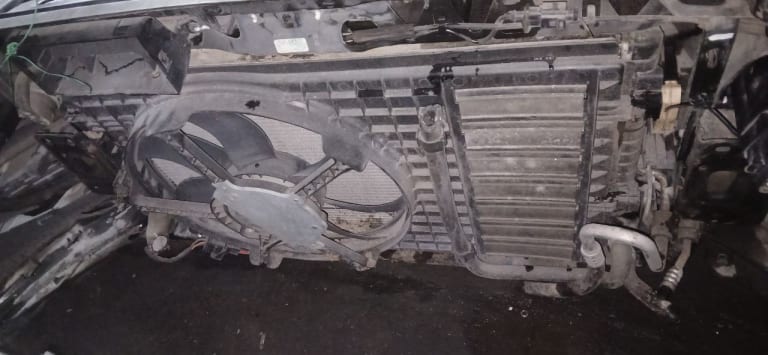 Nose cut Volkswagen Polo used in Sharjah — photo 2