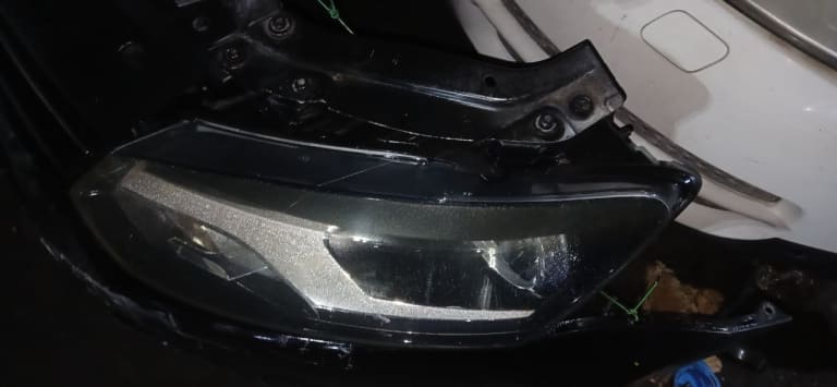 Nose cut Volkswagen Polo used in Sharjah — photo 6