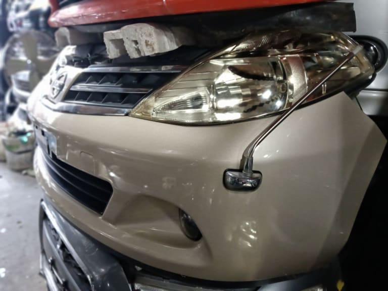 Nissan Tiida Ноускат 