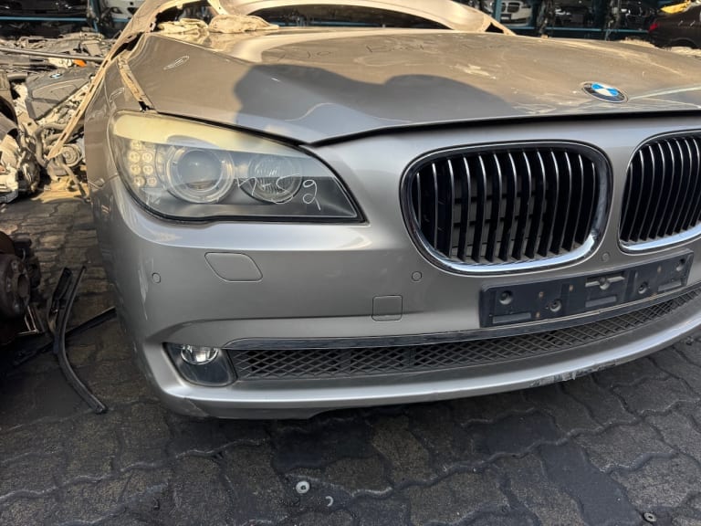 BMW 7 Series Ноускат, капот, крылья F02