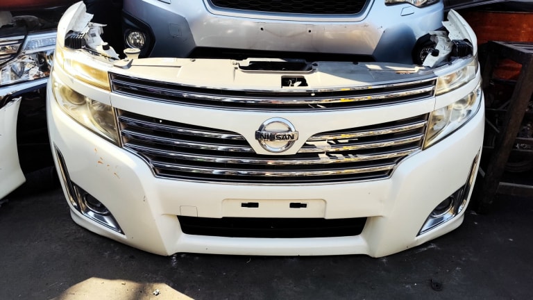 Nissan Elgrand  Ноускат 