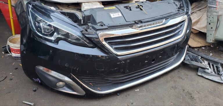 Nose cut Peugeot 308 used in Sharjah — photo 2