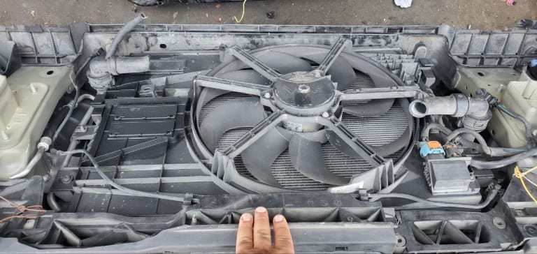 Nose cut Peugeot 308 used in Sharjah — photo 7