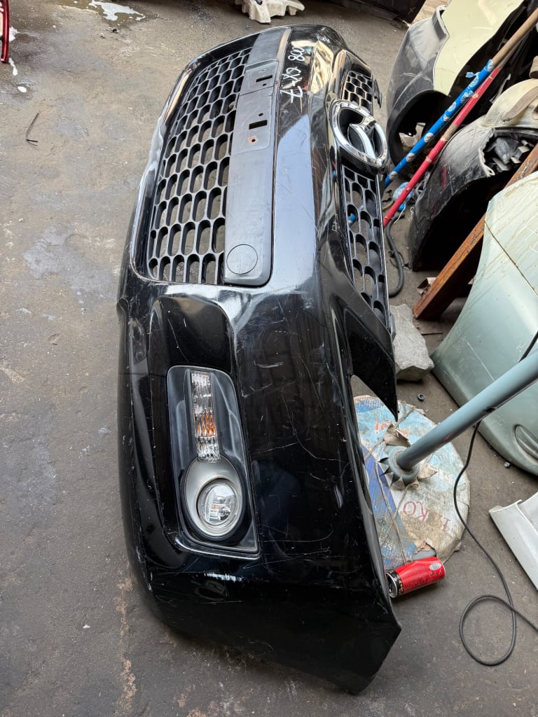 Bumper + Grille Mazda CX-7
