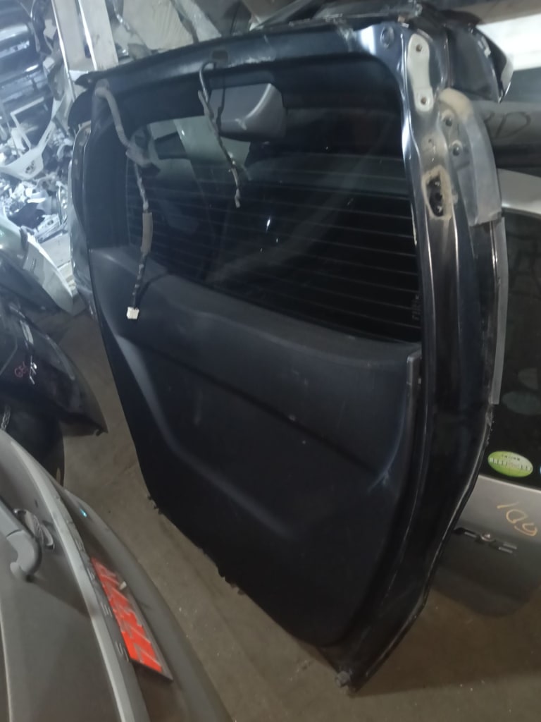 Trunk lid Honda Fit used in Sharjah — photo 2