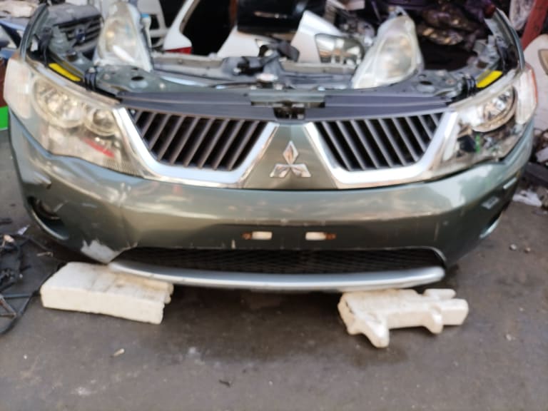Nose cut Mitsubishi Outlander