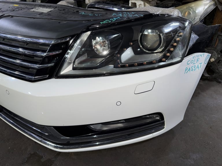 Nose cut Volkswagen Passat B7 used in Sharjah — photo 2