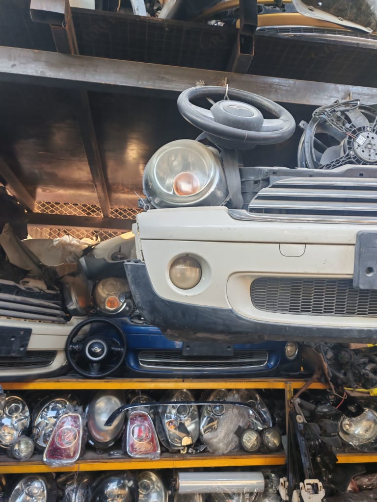 Nose cut MINI used in Sharjah — photo 3
