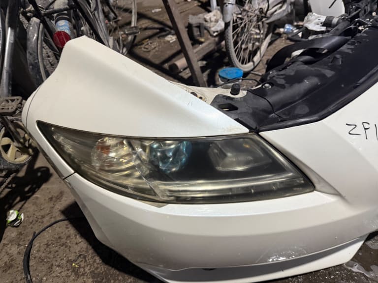 Nose cut Honda CR-Z used in Sharjah — photo 6