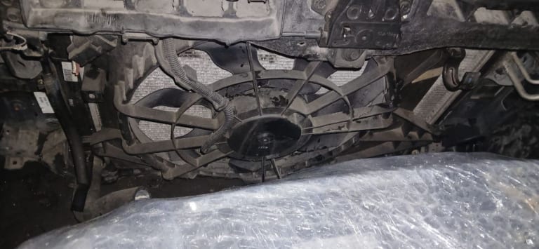 Nose cut Kia Sorento used in Sharjah — photo 6