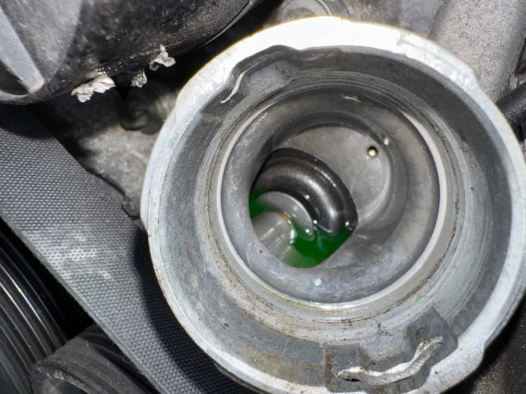 Engine + AT Mercedes-Benz 272.977 used in Sharjah — photo 2