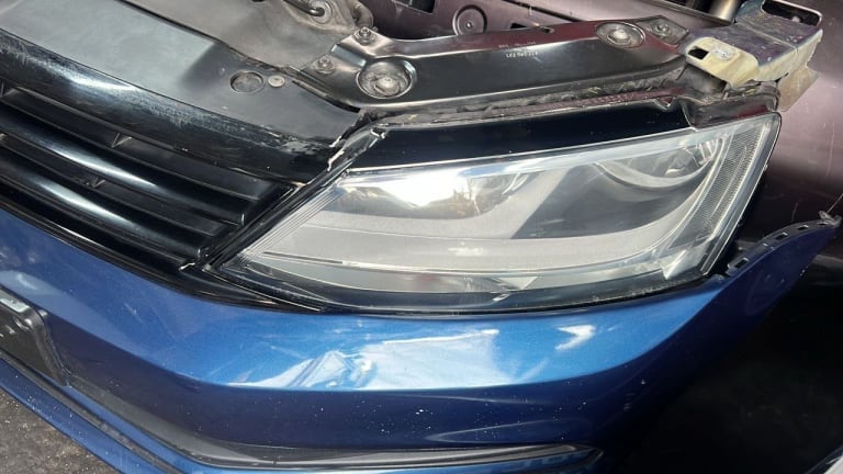 Nose cut + Hood + Fender Volkswagen Jetta used in Sharjah — photo 2