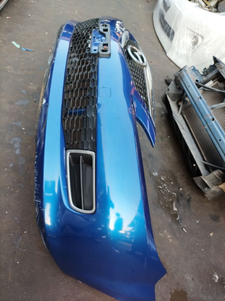 Bumper + Grille Mazda 6 used in Sharjah — photo 2