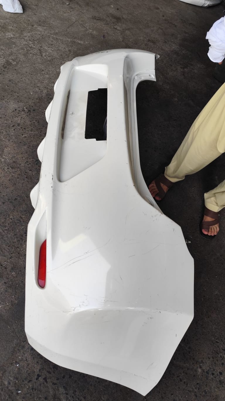 Nissan Leaf Бампер задний 