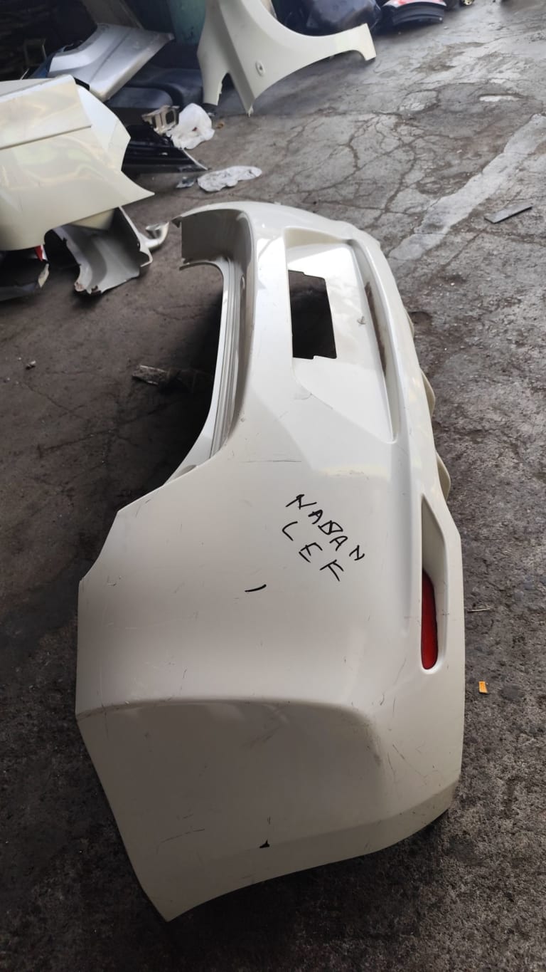 Bumper Nissan Leaf used in Sharjah — photo 2