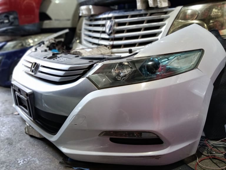 Nose cut Honda Insight used in Sharjah — photo 2