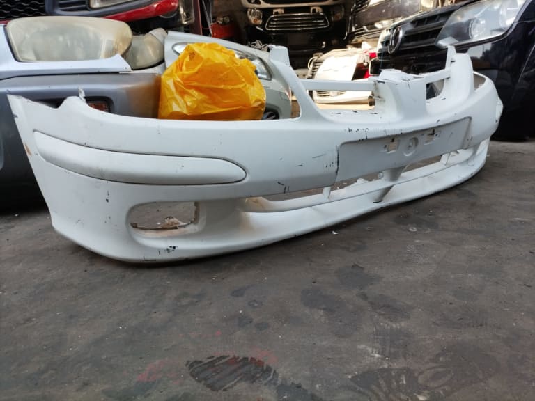 Bumper Nissan Almera