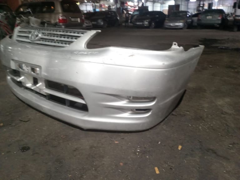Bumper + Grille Toyota Corolla Spacio used in Sharjah — photo 2
