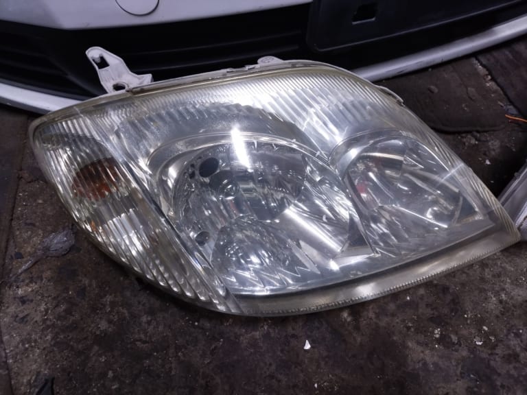 Headlights Toyota Corolla used in Sharjah — photo 2