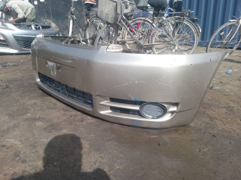 Bumper + Headlights Toyota Ipsum used in Sharjah — photo 2