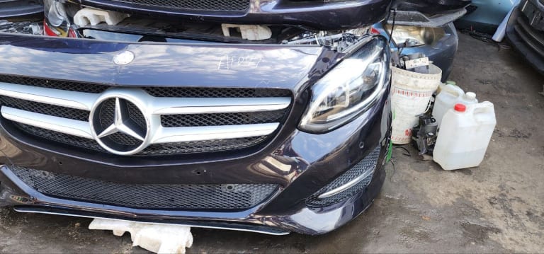 Nose cut + Hood Mercedes-Benz B-Class used in Sharjah — photo 2