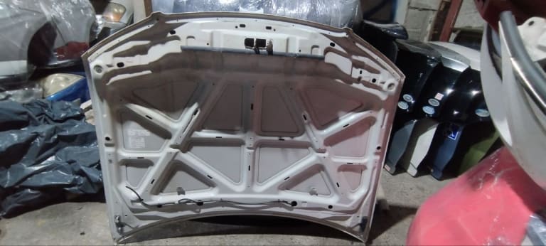 Hood Nissan Sunny used in Sharjah — photo 2