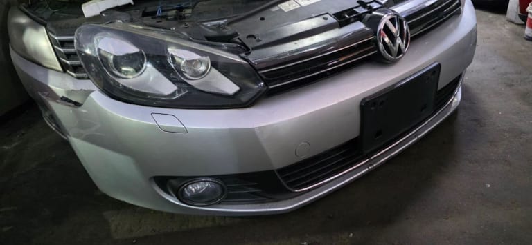 Nose cut + Hood Volkswagen Golf used in Sharjah — photo 2