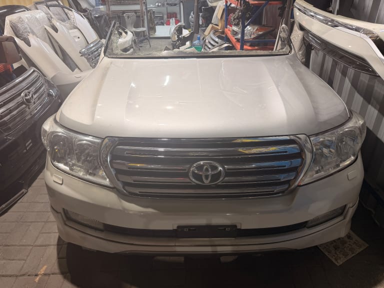 Toyota Land Cruiser 200 Капот, крылья 2шт
