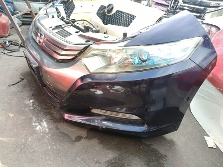 Nose cut Honda Insight used in Sharjah — photo 2
